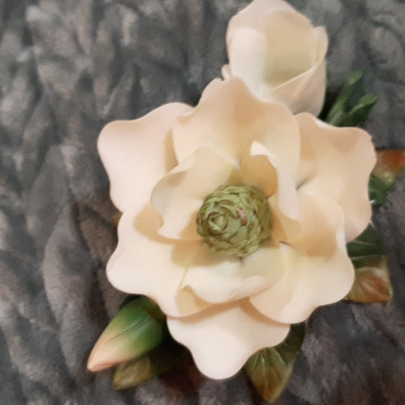 Flower candle holder - Picture 2 of 6